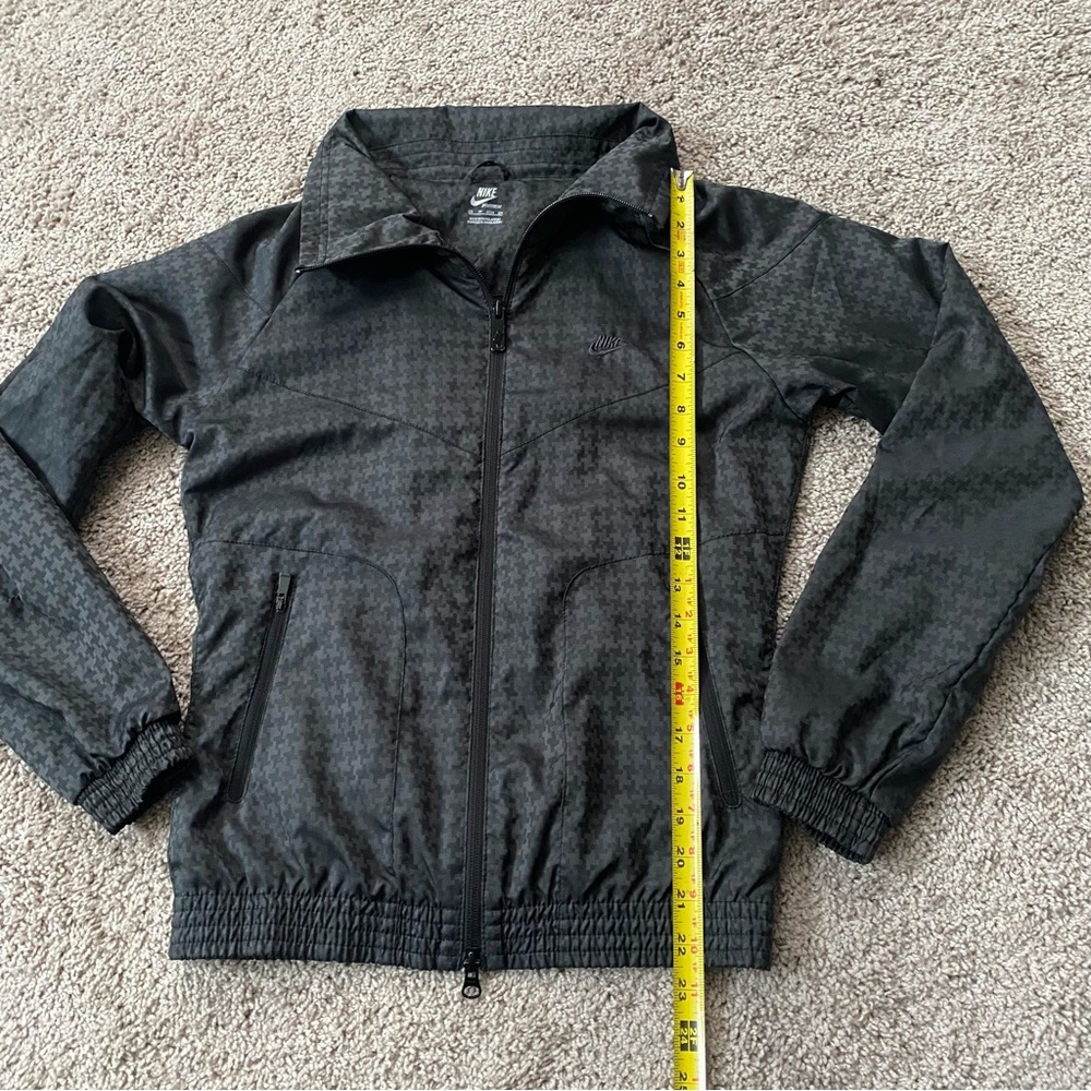Nike Black Jacket - Picture 5 of 5